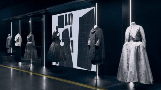 Private Visit La Galerie Dior - Azzedine Alaïa's Dior collection